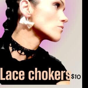 Black and Cream Lace Necklace